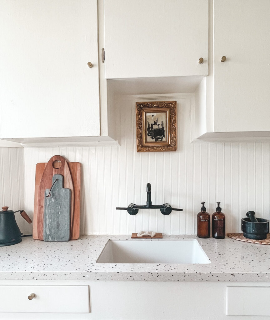 Kitchen Beadboard Walls Design Ideas